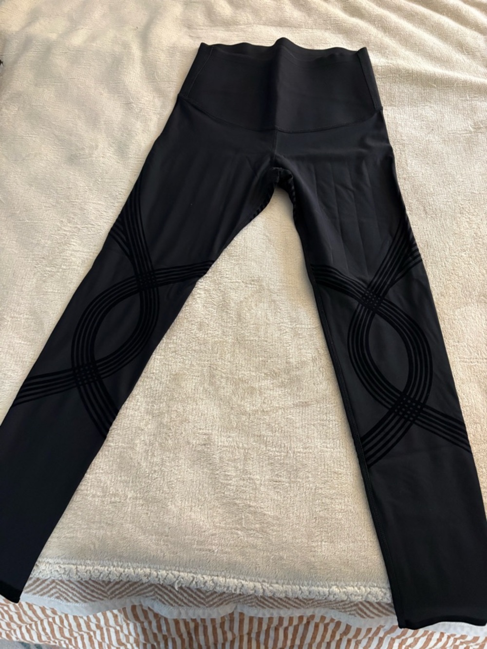 High-Waist Black Leggings with Textured Detail